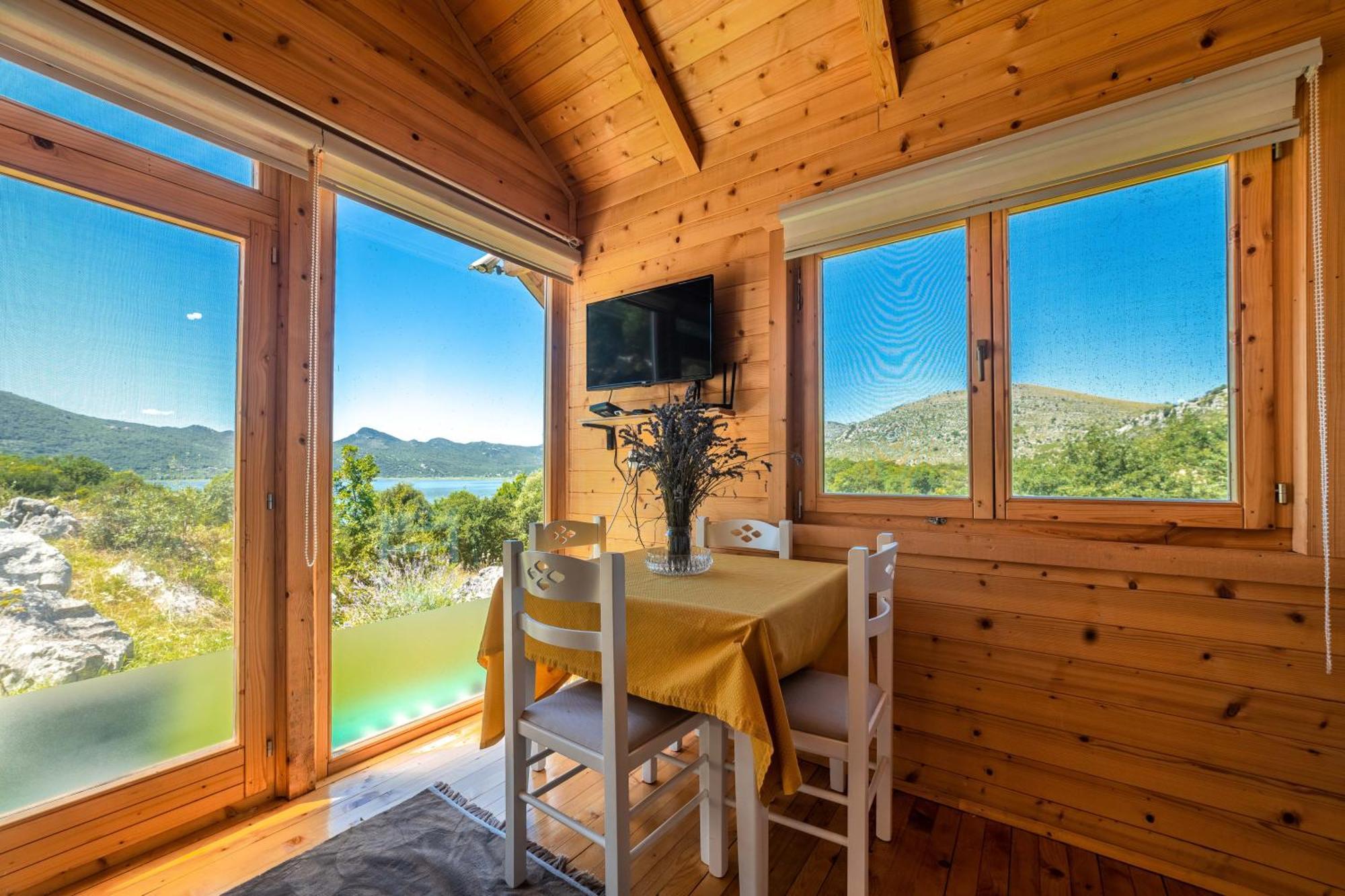 Boljesestre Lake Retreat Golubovci エクステリア 写真